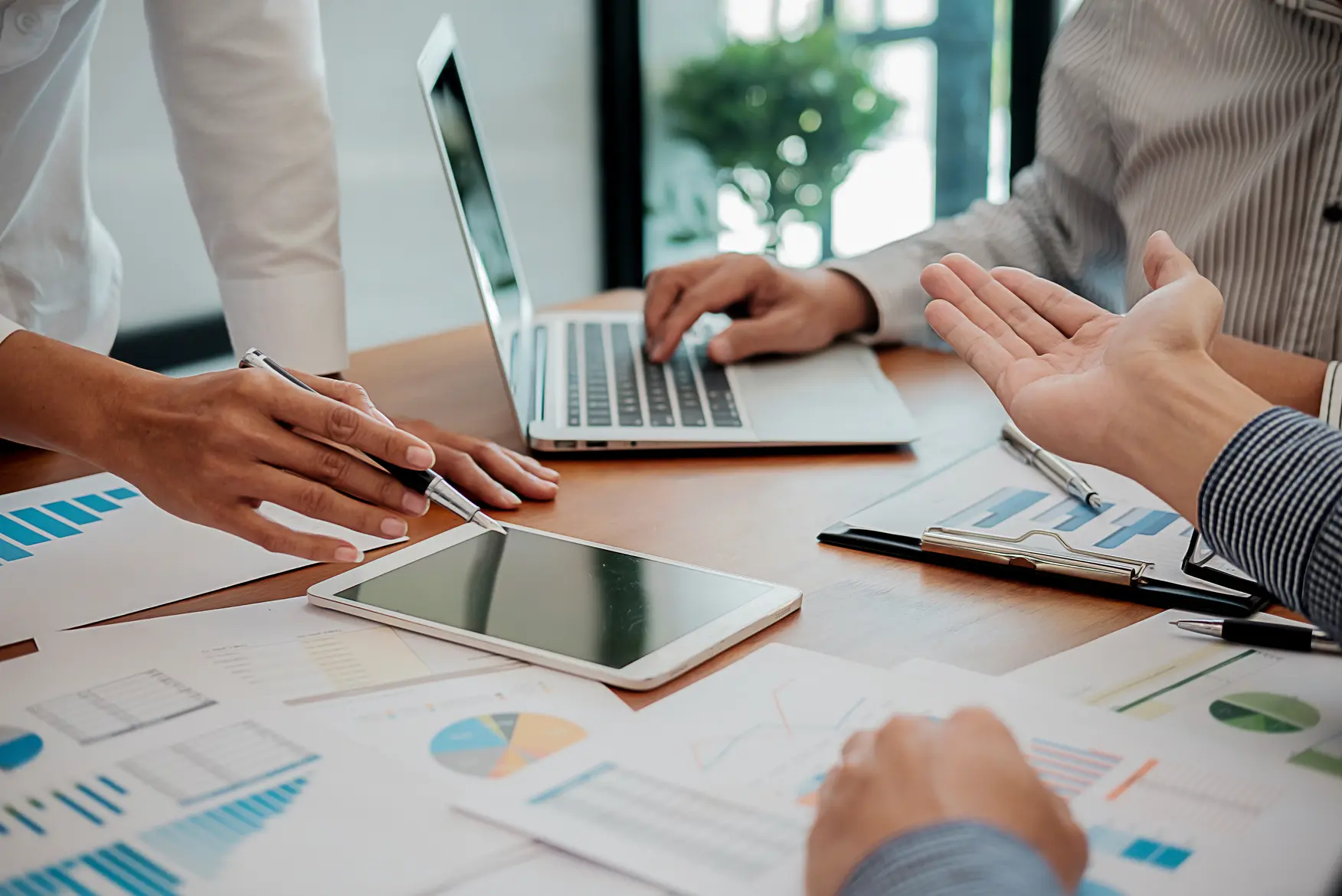 AI governance framework highlighting risks and reasons why enterprise AI projects fail