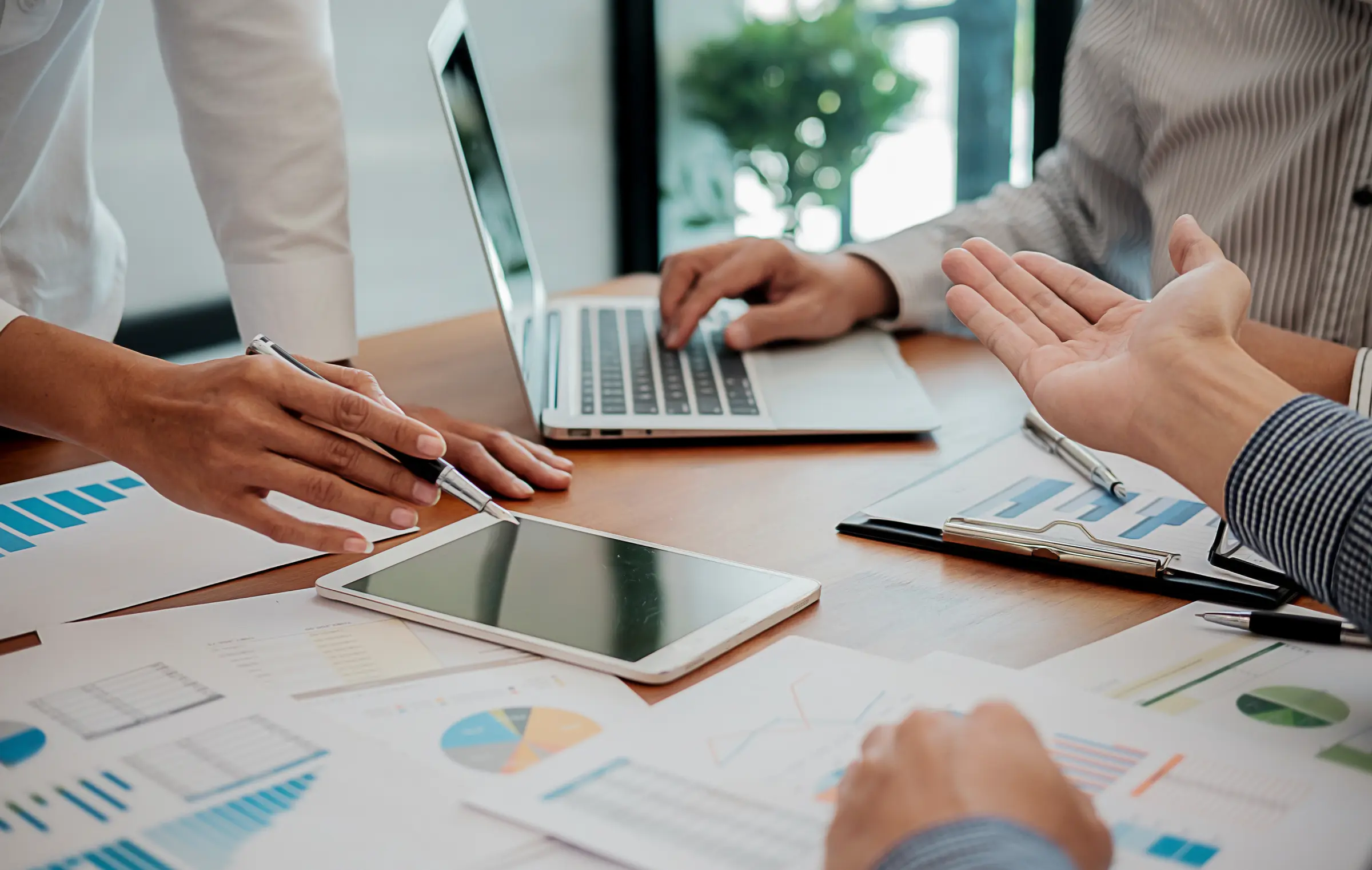 AI governance framework highlighting risks and reasons why enterprise AI projects fail